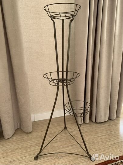 Подставка для цветов напольная металлическая