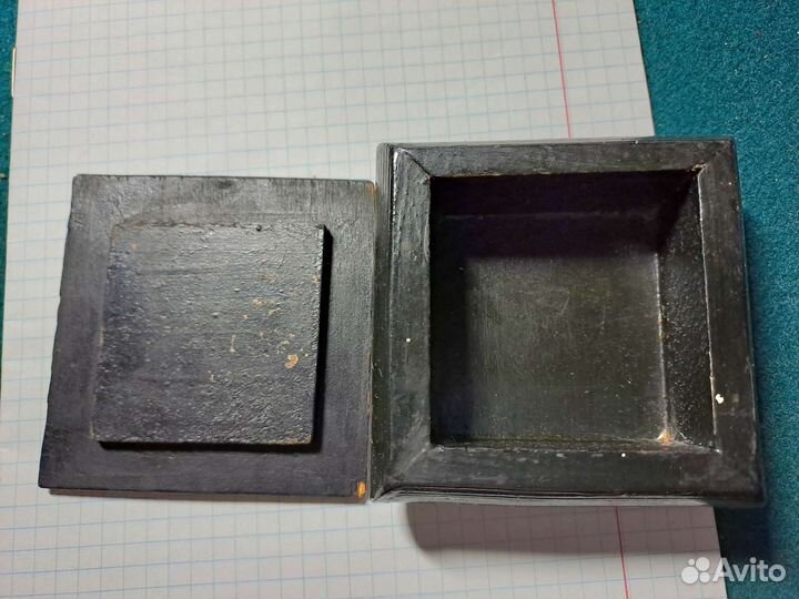 Деревянная шкатулка