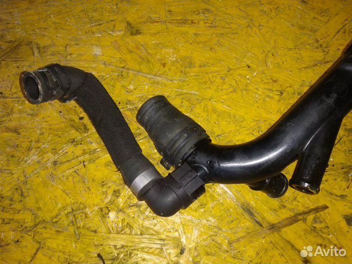 Патрубок системы охлаждения Audi A6 C6 caha 2010