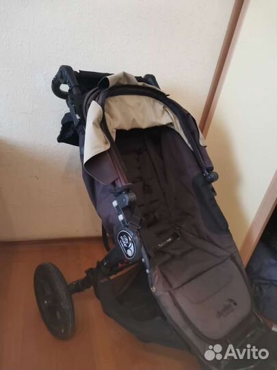 Прогулочная коляска baby jogger