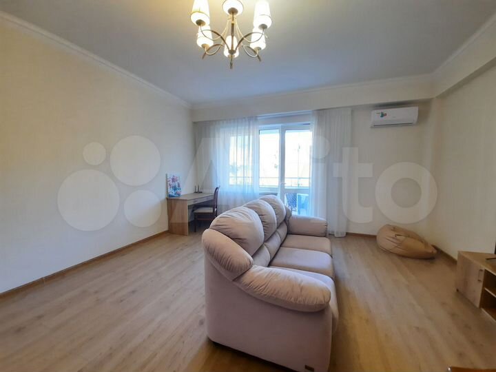 2-к. квартира, 72 м², 8/9 эт.
