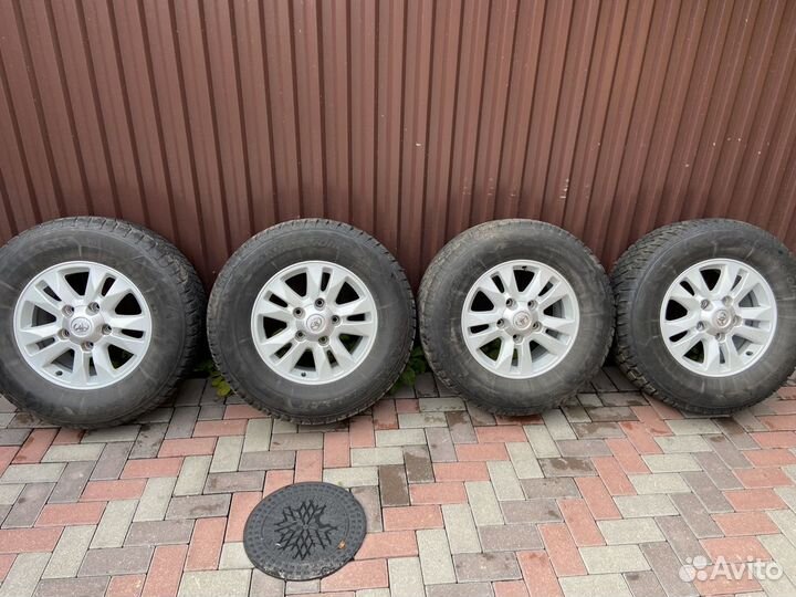 Комплект колес на Toyota Iand Сruiser 200