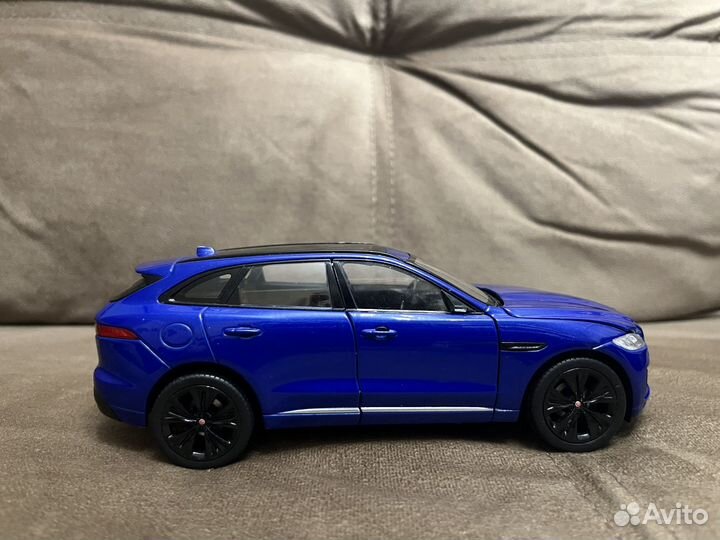 Модель Jaguar f-pace 1/24