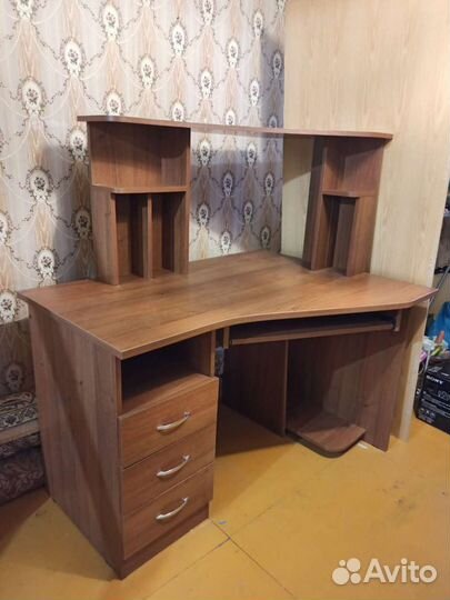 Компьютерный стол многоярусный с ящиками