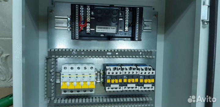 Сборка шкафов управления насосами и автоматикой те