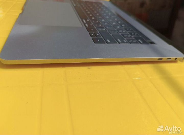 Macbook pro 15 2017 i7 16gb