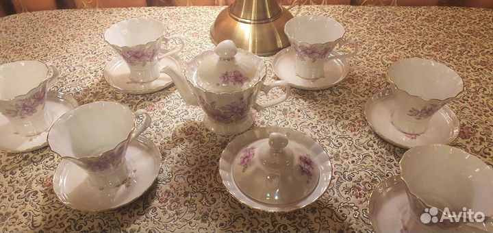 Фарфоровый чайный сервиз