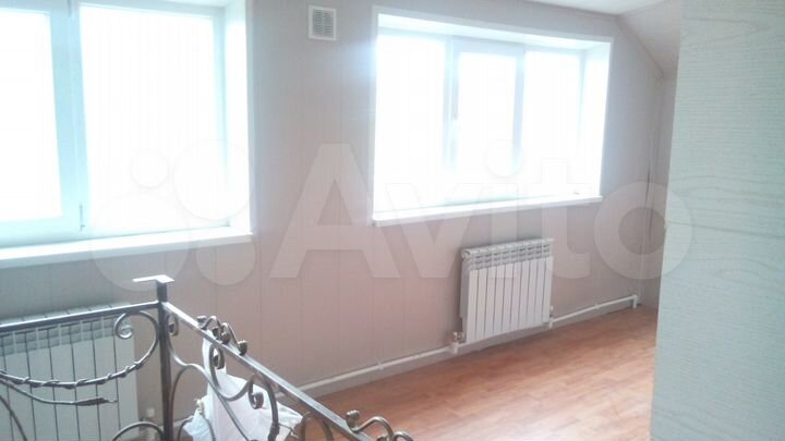 Коттедж 180 м² на участке 10,8 сот.