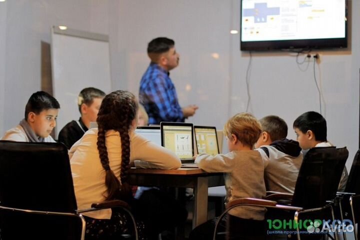 Учитель в школу программирования для детей