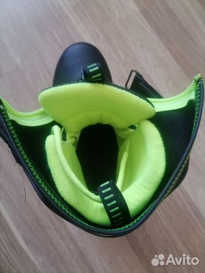 Лыжные ботинки