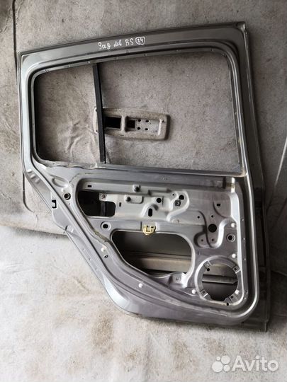 Задняя левая дверь от Рено Симбол