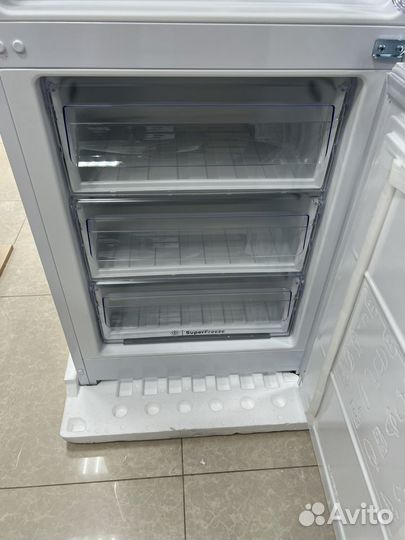 Холодильник Indesit ITR 4180W