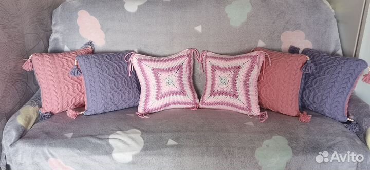 Декоративные подушки на диван