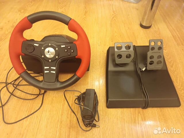 Игровой руль Logitech