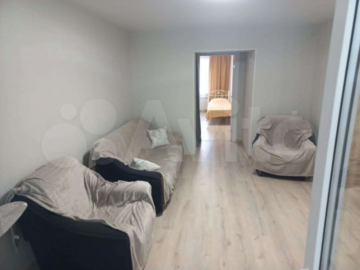 2-к. квартира, 54 м², 2/4 эт.