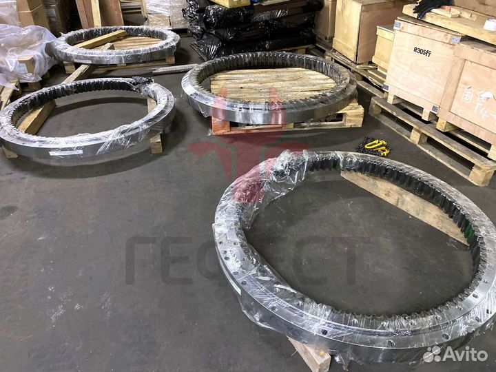 Поворотный круг Hyundai R130W-3 81E3-10010