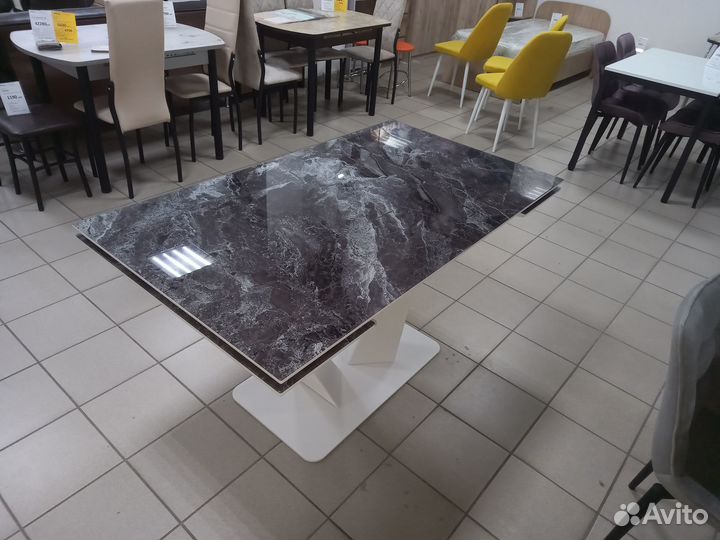 Стол обеденный раздвижной стеклянный Виктория