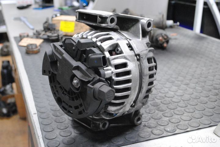 Генератор Opel Zafira B 2.2 б/у