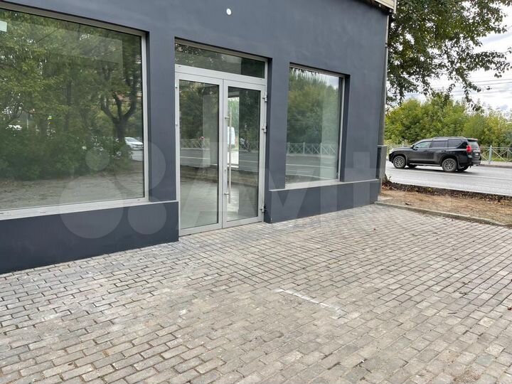 Сдам помещение под магазин, офис, кафе, студию