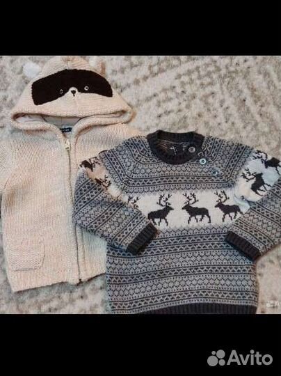 Брюки, свитер и тёплая кофта с капюшоном