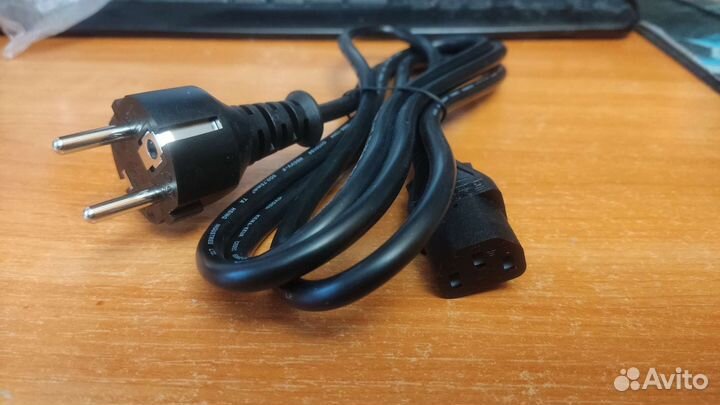 Кабель питания для компьютера