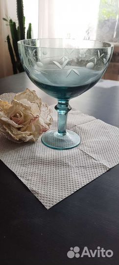 Ваза для фруктов на ножке цветное стекло СССР