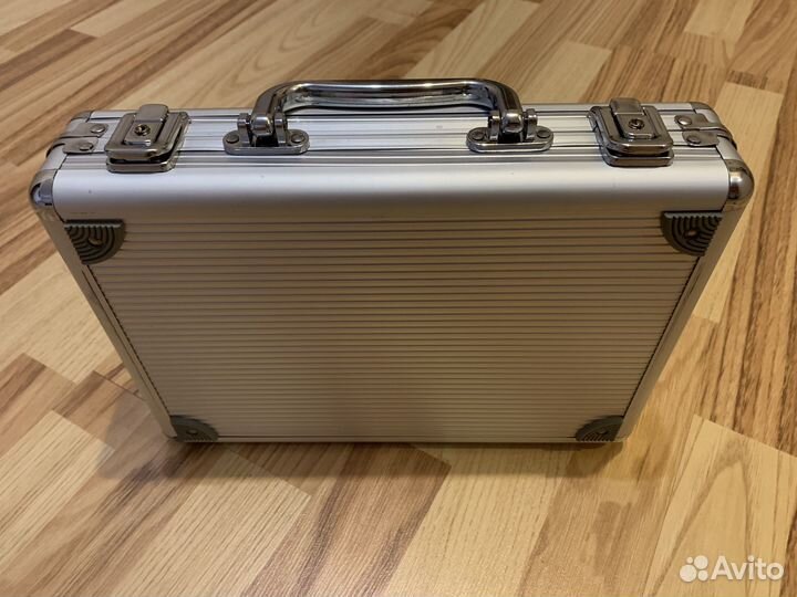 Покерный набор на 200 фишек