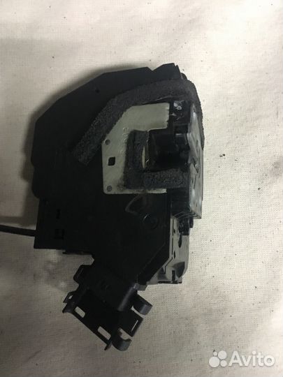 825020019r Renault Fluence Замок задней правой две