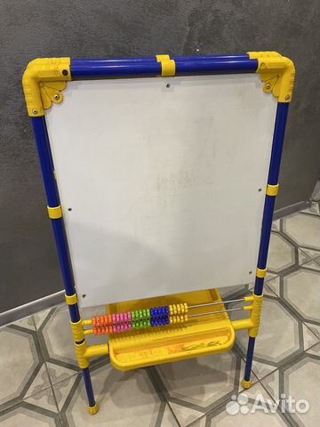 Мольберт с магнитными играми