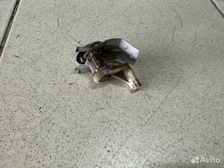 Личинка передней левой двери Дастер