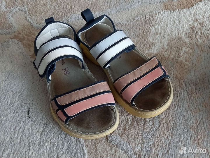 Обувь для девочки сандали