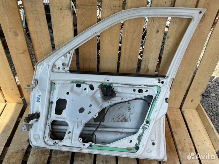 Дверь передняя правая Volkswagen Polo Classic 1997