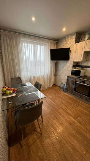 2-к. квартира, 55 м², 6/8 эт.