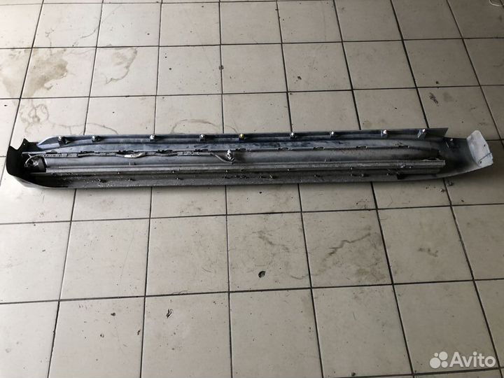 Подножка порог левый Lexus LX 570