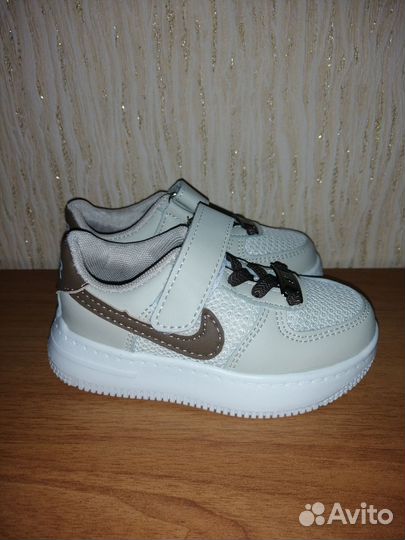 Кроссовки детские