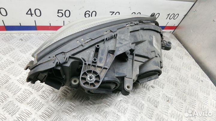 Фара левая Mercedes-Benz C-Class