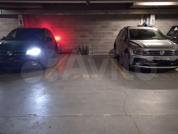 Машиноместо, 14 м²