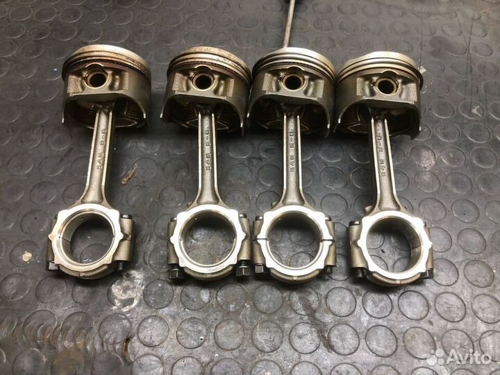 Поршень с шатуном Suzuki SX4 m16a