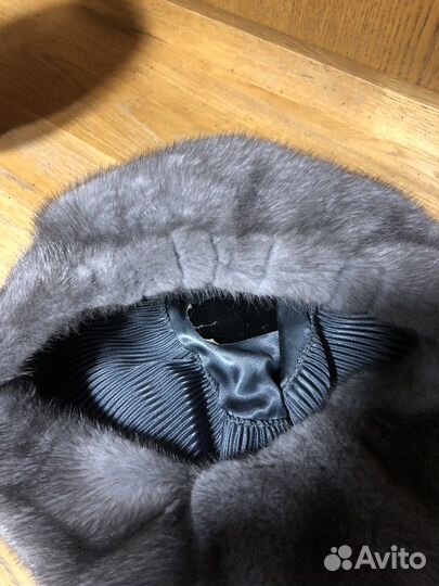 Берет из норки