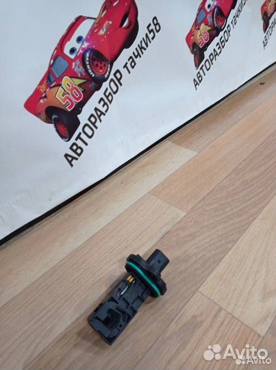 Расходомер воздуха Opel Astra J 2010 13301682