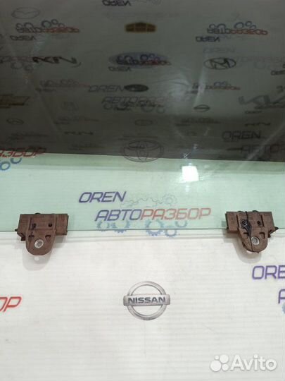 Стекло двери заднее правое Nissan Note E11 1.6