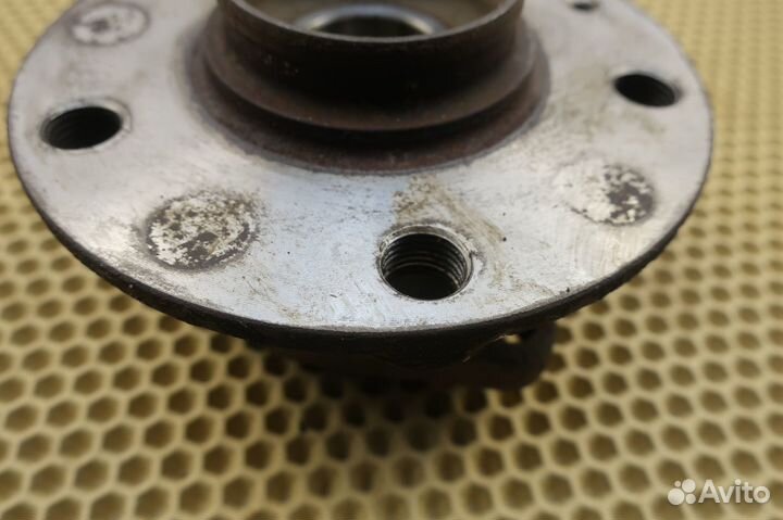 Ступица передняя VW Golf 7