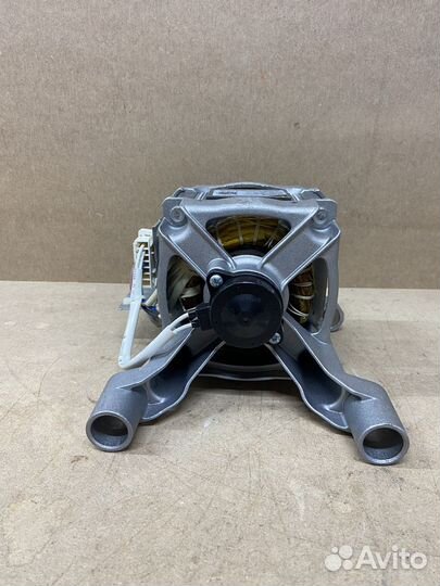 Мотор от стиральной машины Hotpoint Ariston