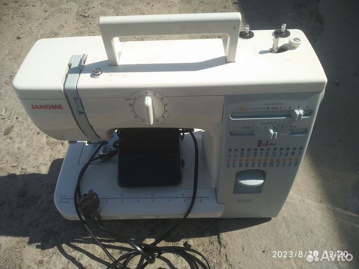 Швейная машинка janome