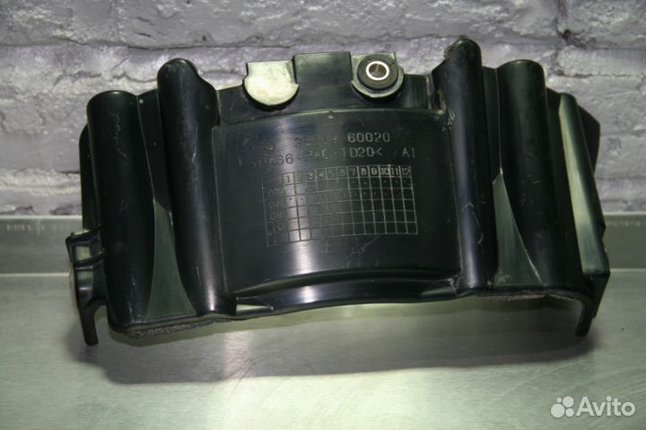 Крышка картера трансмиссии Toyota Land Cruiser 200