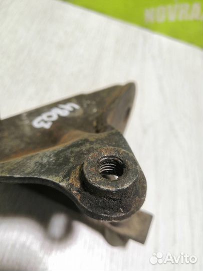 Кронштейн двигателя Фольксваген Гольф 3 Венто