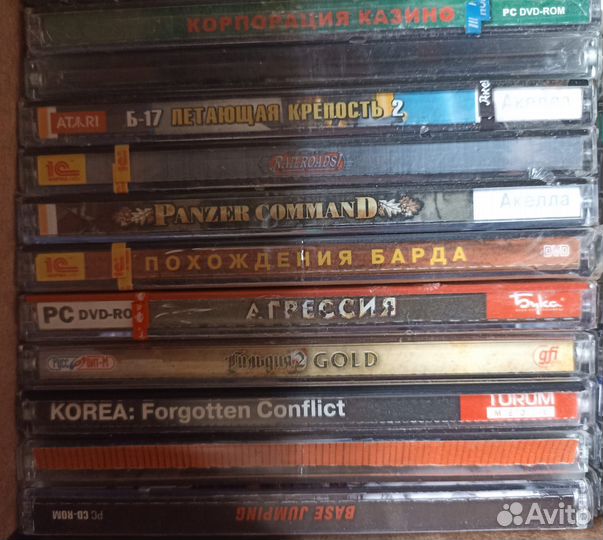 Старые компьютерные игры на дисках. Старый софт