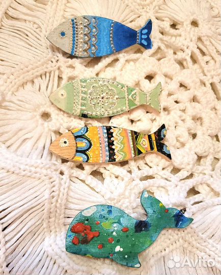Броши значки из дерева: животные, рыбки