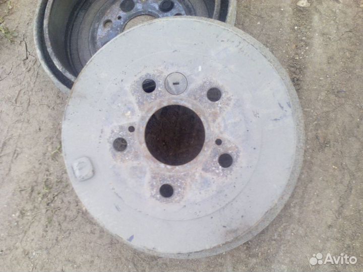 Тормозной барабан задний на rav4 до 2000г. в. б/у