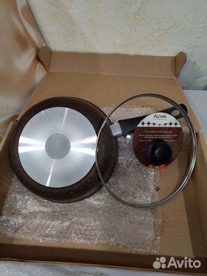 Сковорода 26 см со стеклянной крышкой Новая